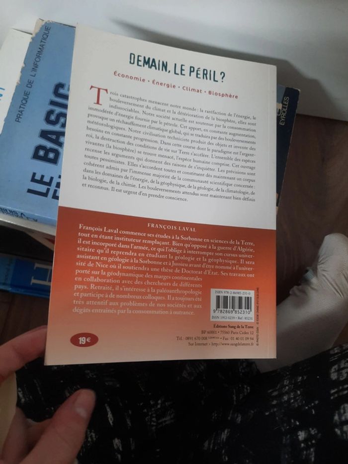 Demain. Le péril ? P m - photo numéro 5