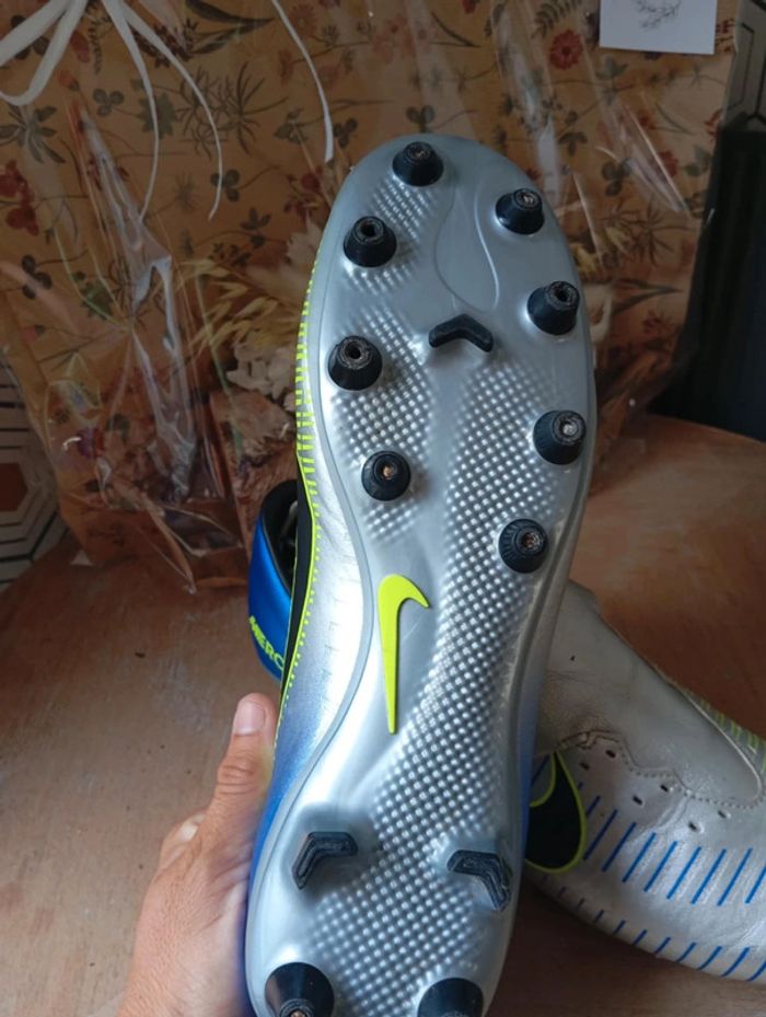 Crampons Nike 45.5 - photo numéro 2