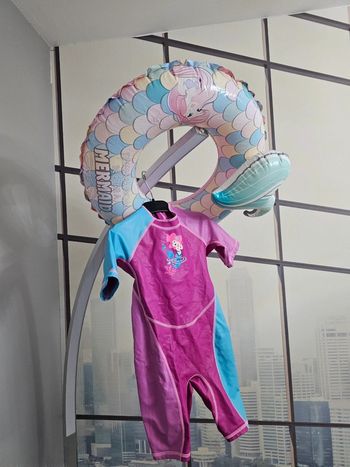 Combinaison anti-uv et anti froid taille 4 ans