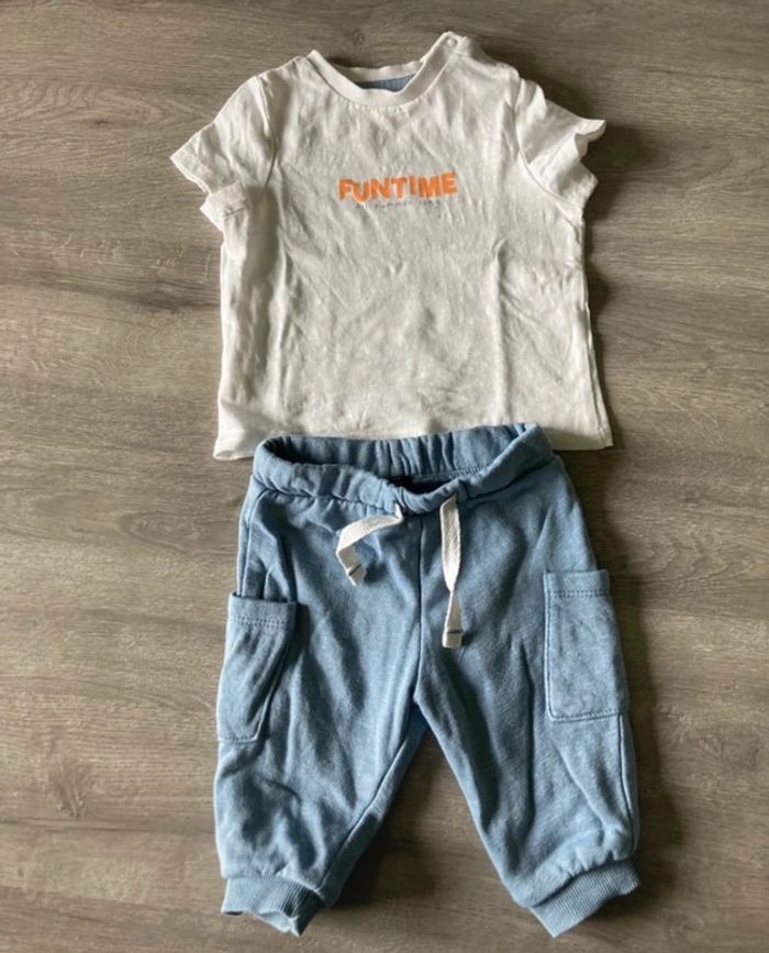 Ensemble t-shirt et pantalon kiabi 3 mois