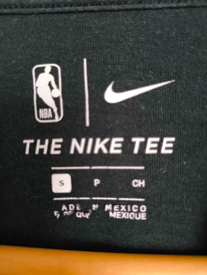 Tee shirt bleu et noir Nike taille S - photo numéro 4