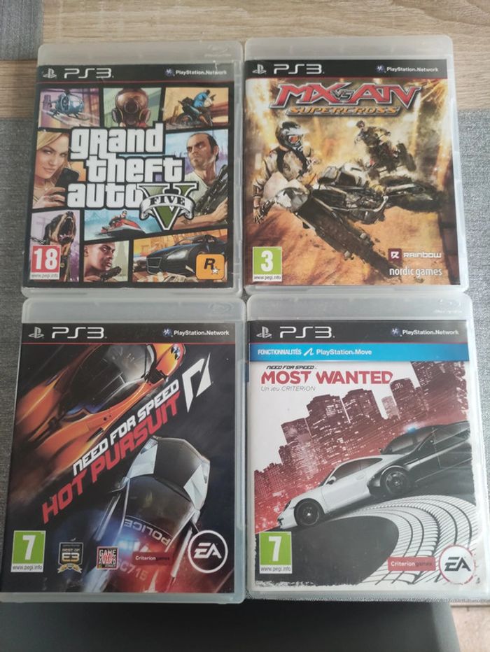 Lot de 4 jeux PS3, voitures et moto.