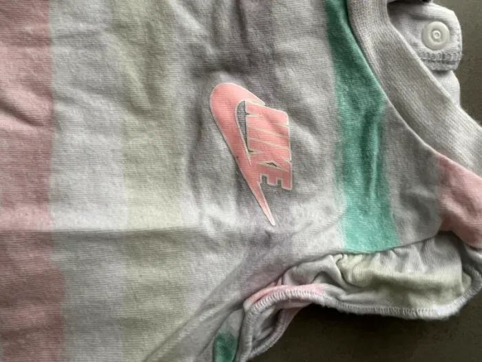 Combishort nike 12 mois fille - photo numéro 2
