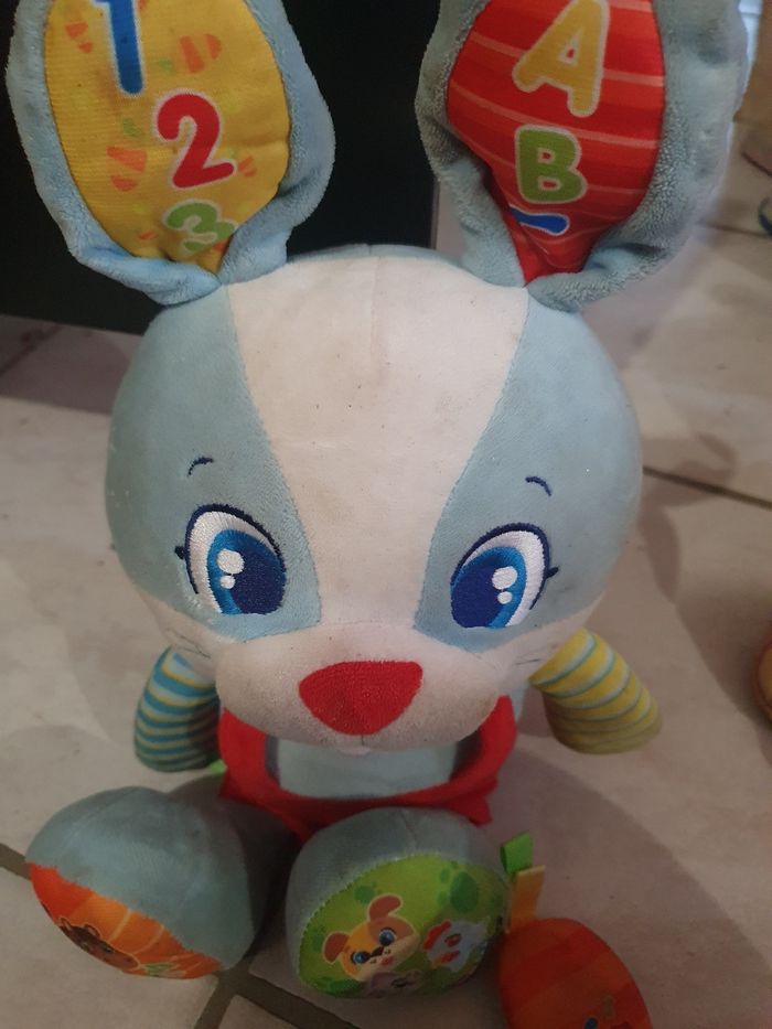 Lapin peluche interactive