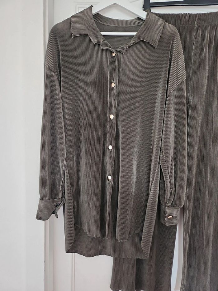 Ensemble chemise longue pantalon large - photo numéro 4