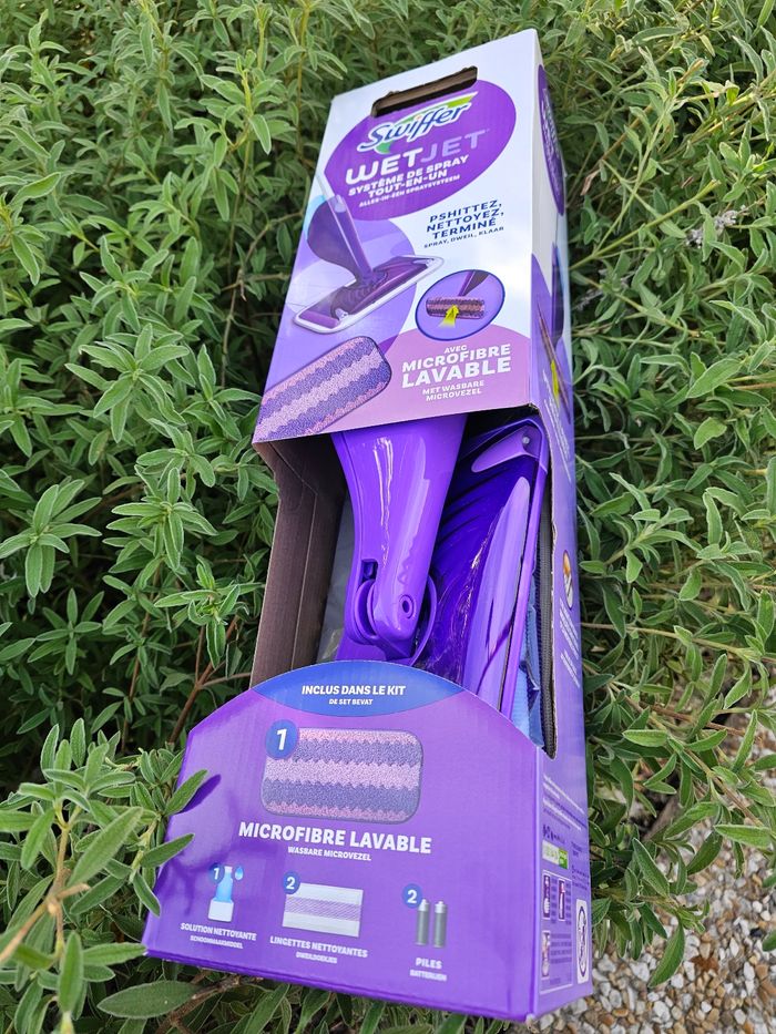Swiffer WetJet Kit balai spray microfibre lavable - photo numéro 3