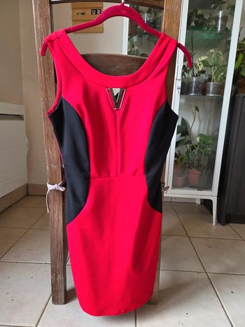 Robe rouge et noir