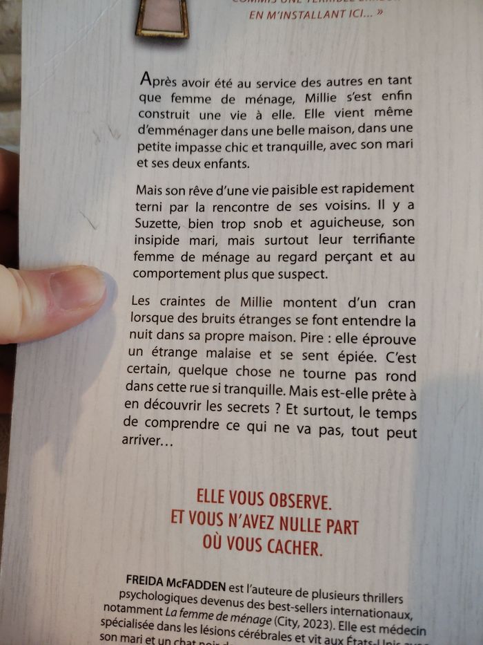 La femme de ménage voit tout - photo numéro 4