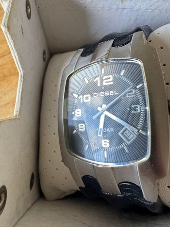 Montre Diesel authentique PILE NEUVE 