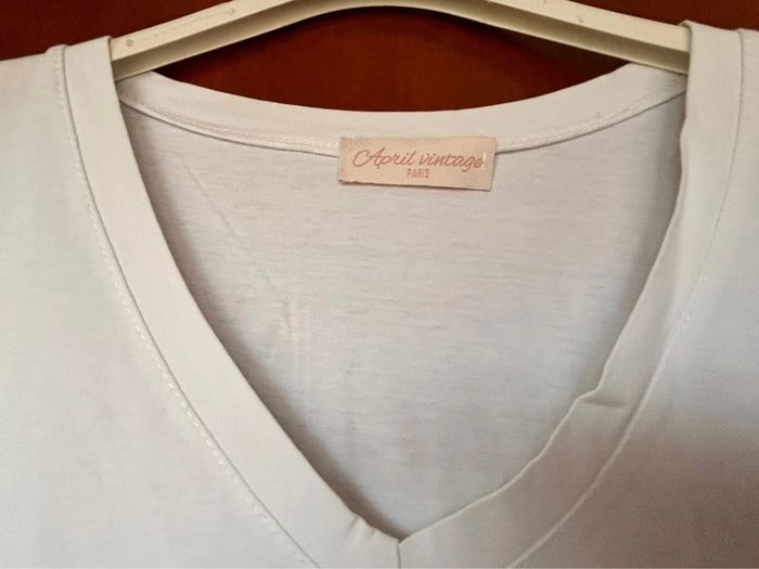 T-shirt blanc col v April Vintage 38-40 - photo numéro 3