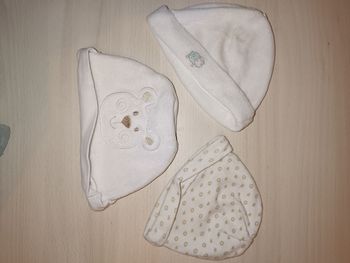 Lot de bonnets naissance