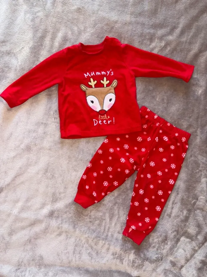 Lot de deux pyjamas de Noël pour jumeaux taille 6/9 mois primark en très bon état - photo numéro 3