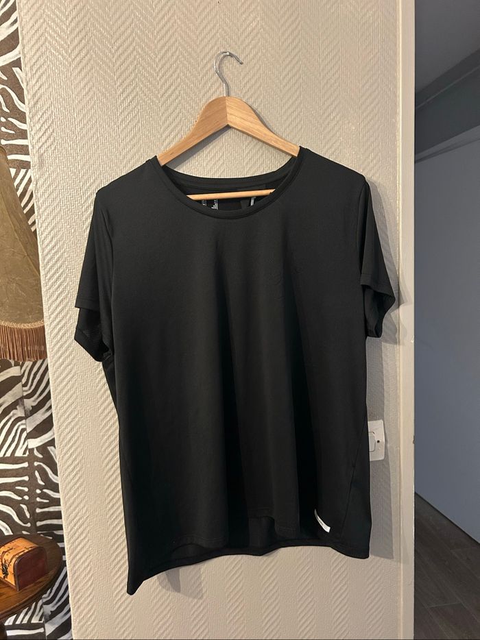 Tee-shirt de fitness - photo numéro 2