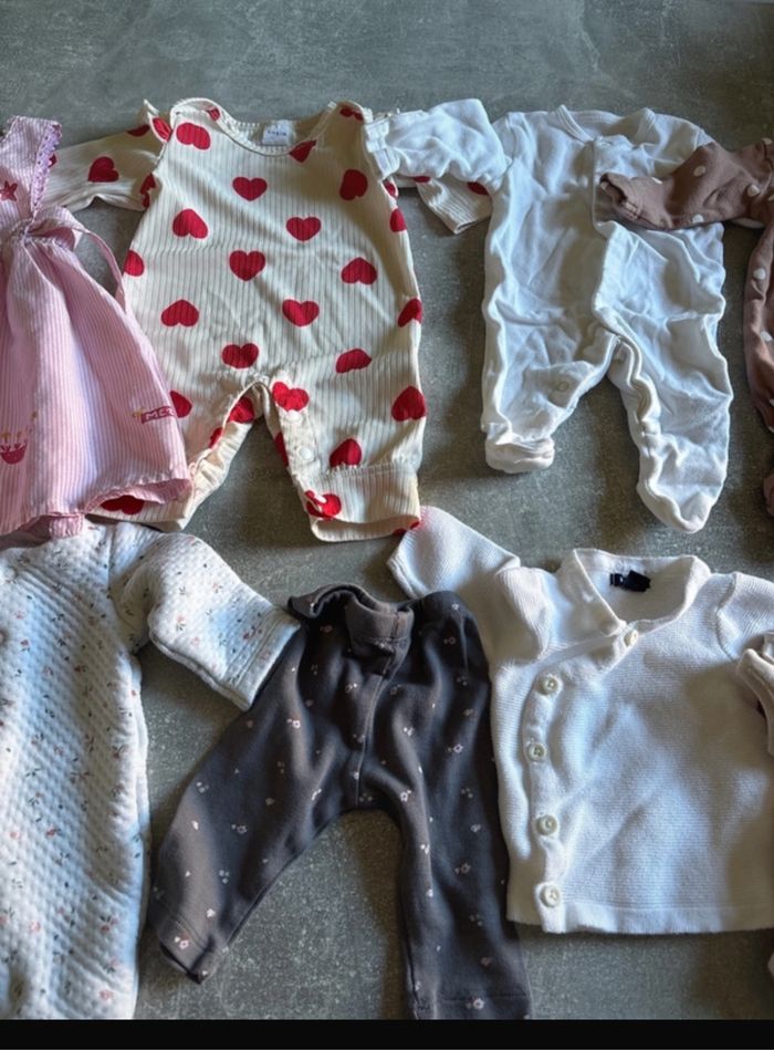 Lot de vêtements bébé fille - photo numéro 2