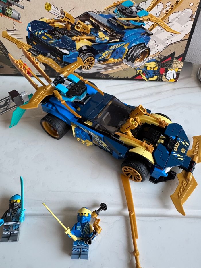 LEGO® NINJAGO - La voiture de course de Jay et Nya - Set de Construction - photo numéro 2