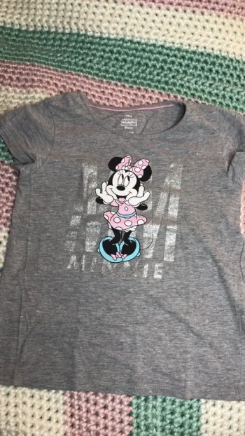 T shirt 6/8ans Minnie