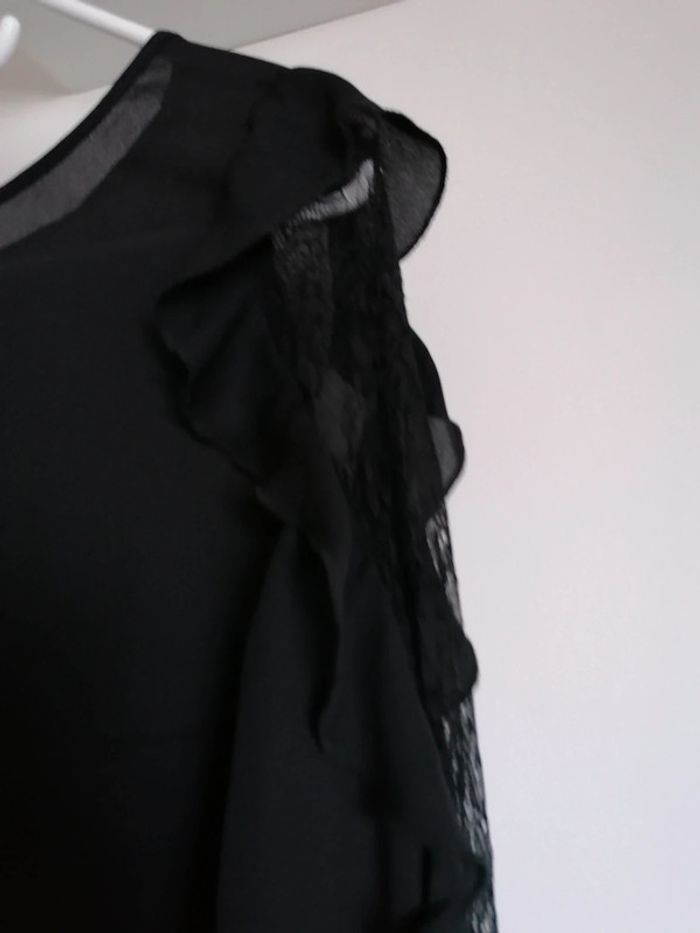 Blouse manches frou frou dentelle noire Promod 38 - photo numéro 4