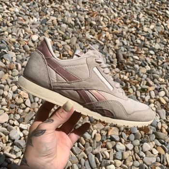 Reebok beige suédine