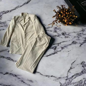 Magnifique costume beige crème