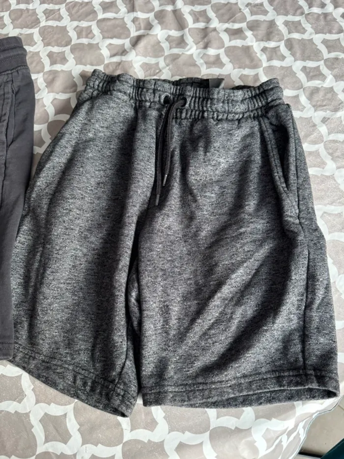 Lot trois shorts hm 12/13 ans - photo numéro 4