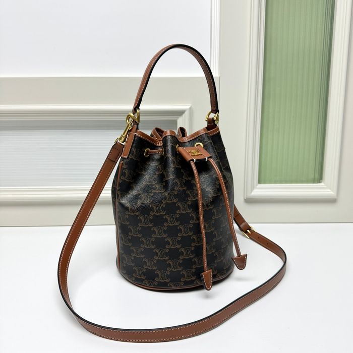 CELINE  121 - photo numéro 3