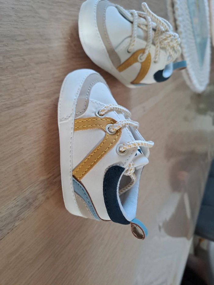 Chaussure bébé - photo numéro 2