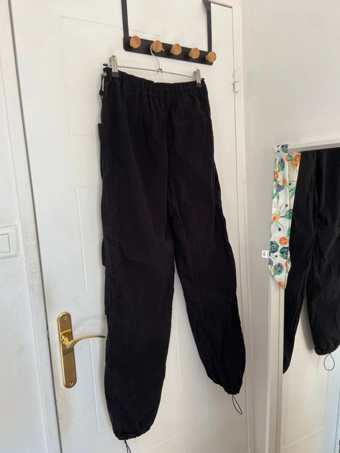 Pantalon en coton parachute noir Bershka Taille S - photo numéro 2