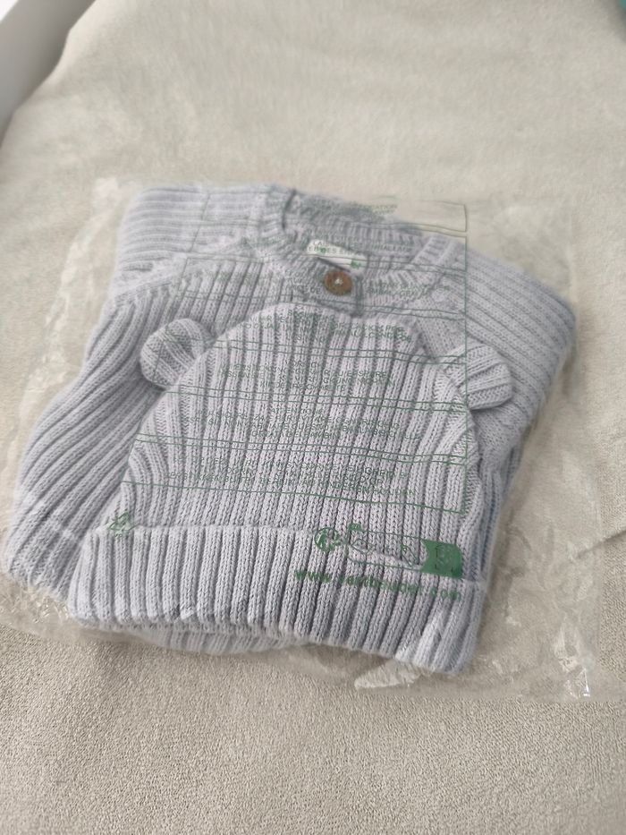 Combinaison en tricot et bonnet NEUF - photo numéro 2
