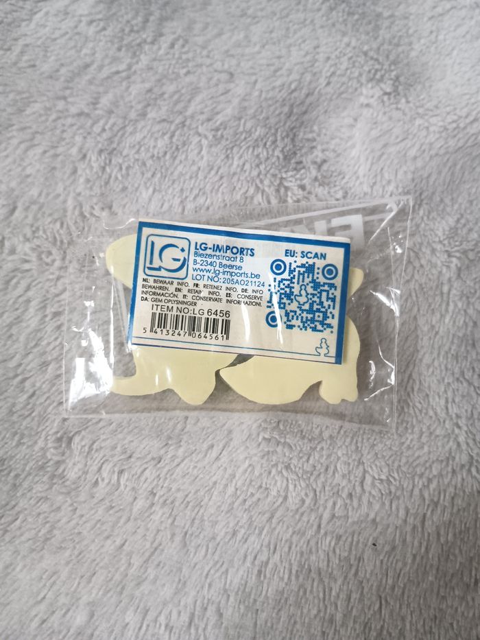 Lot de 2 gommes dinosaures pteranodon et brachiosaure - photo numéro 2