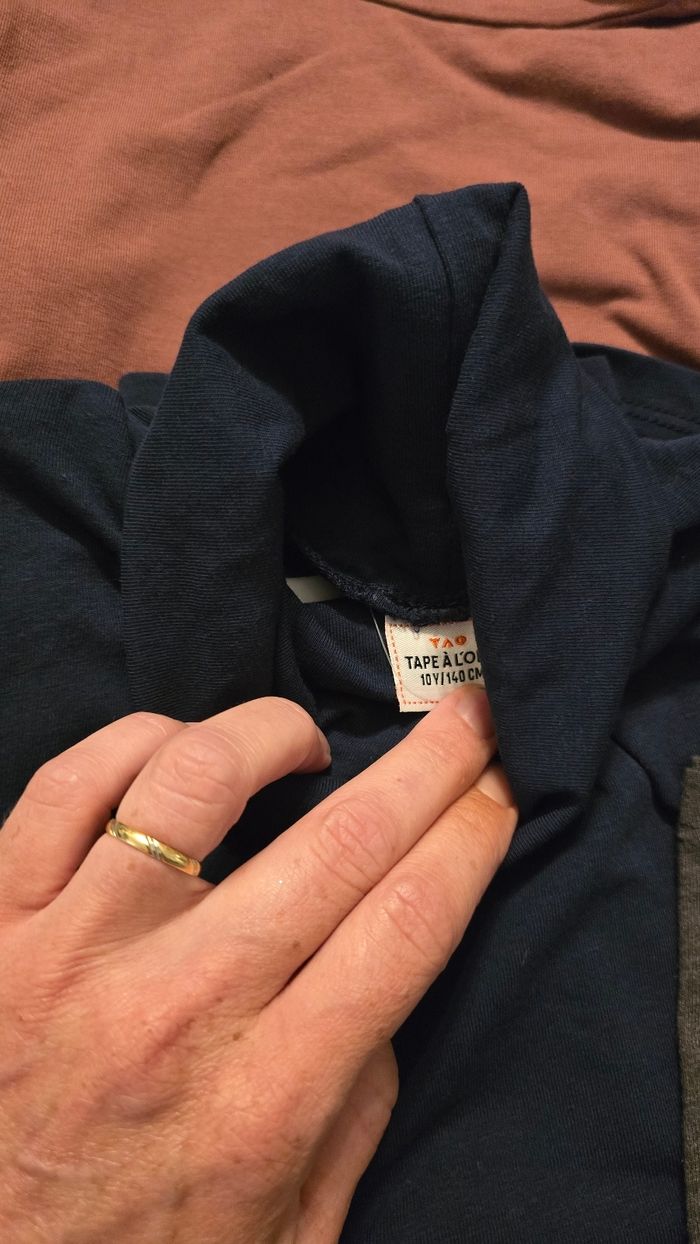Neufs (non portés)😍🥰 superbe lot Tee-shirts ml et sous pulls 10 ans fille 🥰😍 - photo numéro 7