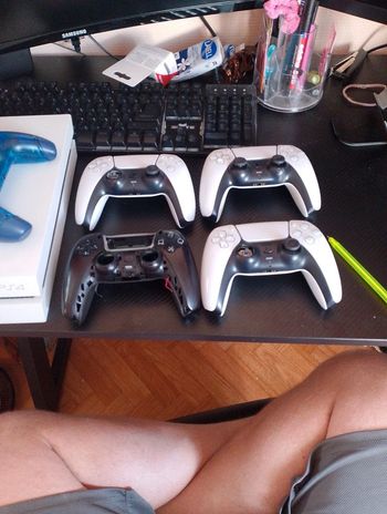 Lot de 4 manettes PS5 HS
