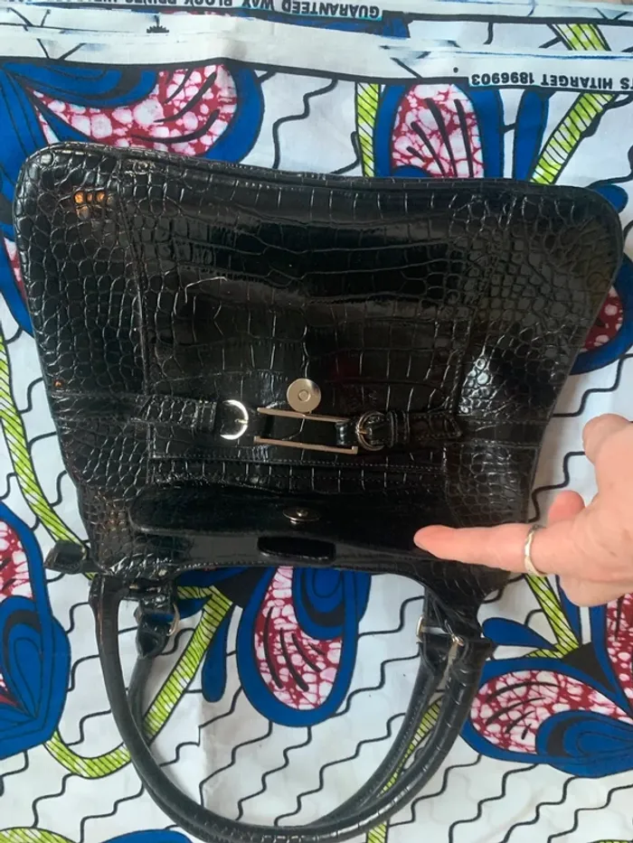 Sac à main noir vernis chic imitation croco 6 poches neuf - photo numéro 2