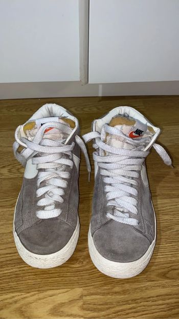 Nike blazer grises