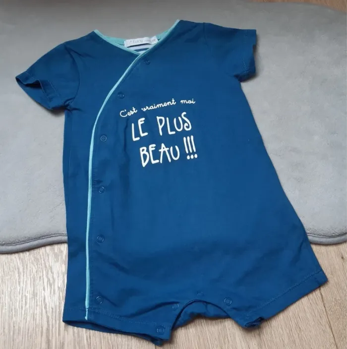 combishort gémo "c'est vraiment moi le plus beau" 9 mois en parfait état