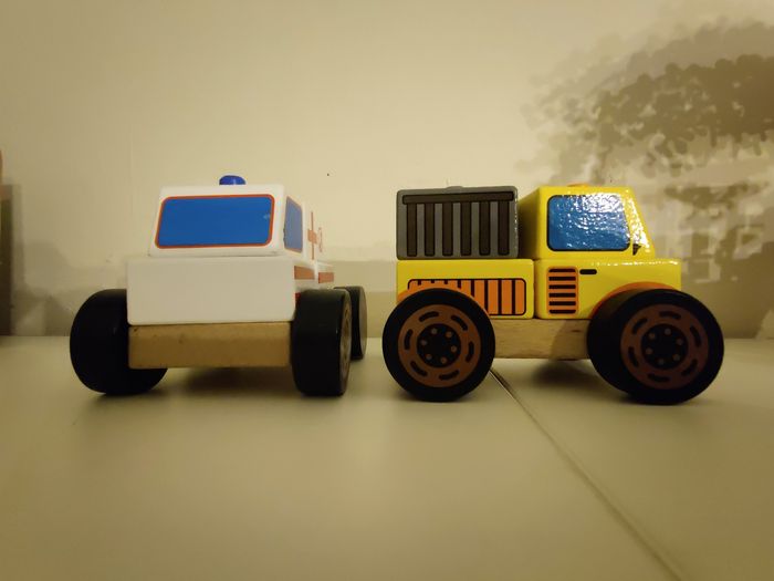 Camion et ambulance en bois - photo numéro 2