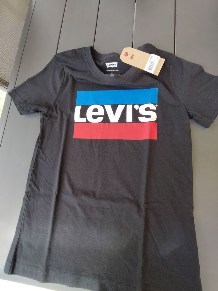 T.shirt noir 12 ans Levi's neuf - photo numéro 2
