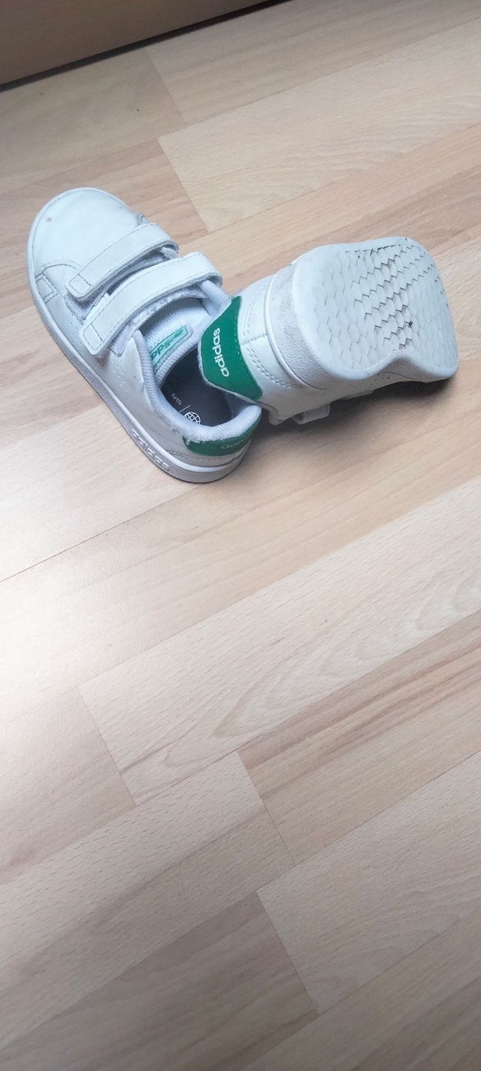 Basket Adidas taille 24 - photo numéro 4