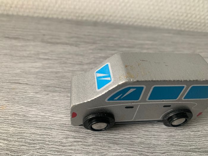 Lot de 4 voitures en bois - photo numéro 8