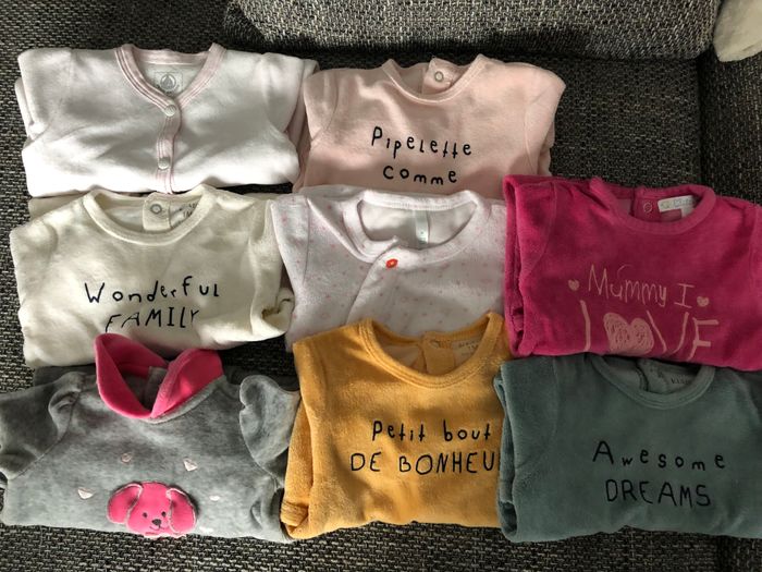 Lot 8 pyjamas 1 mois