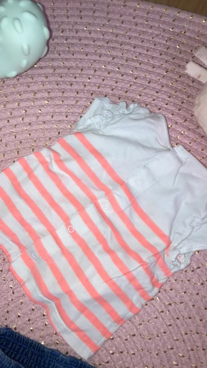 Short tissaia et haut kiabi 3 mois - photo numéro 4