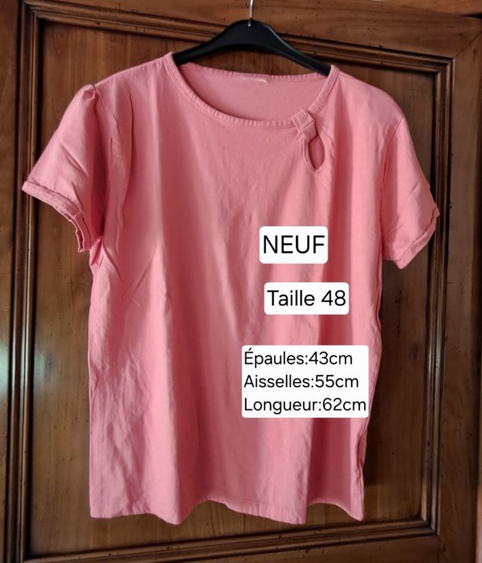 Chemisier et Tee-shirt NEUFS pour femme taille 48 - photo numéro 3