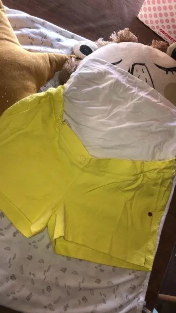 Short jaune de grossesse taille S JBC