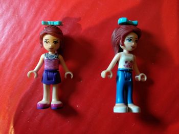 2 personnages Lego Friends Mia