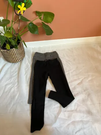 Lot 2 pantalons taille 3/4 ans