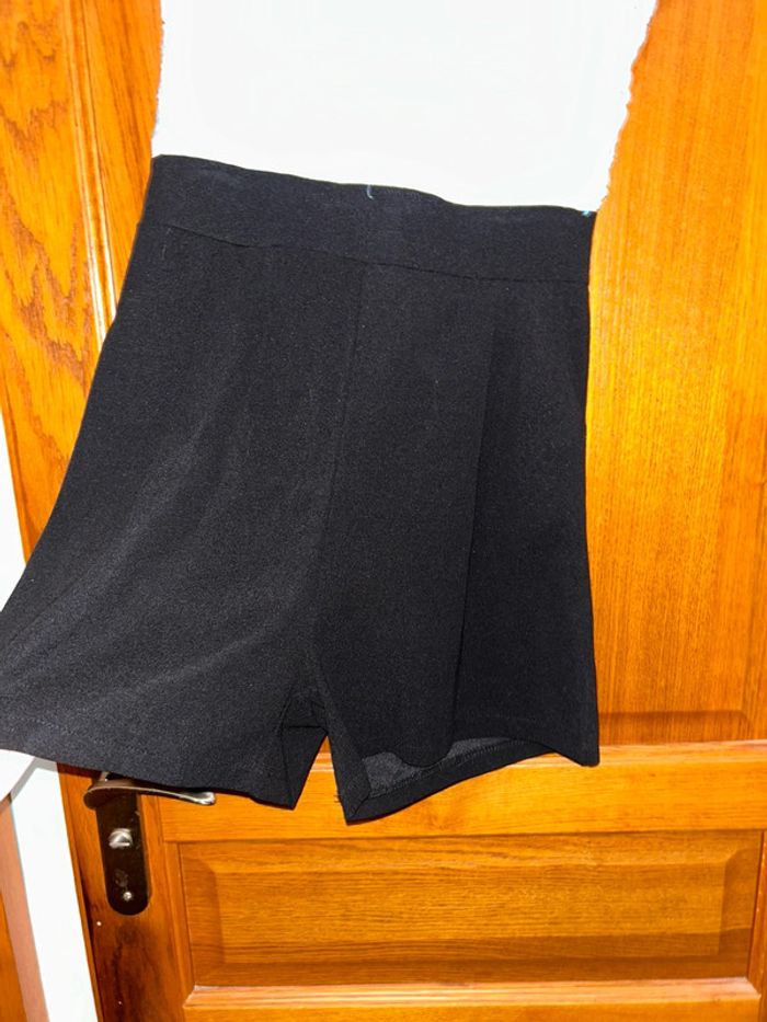 Combi short blanche et noire - photo numéro 2