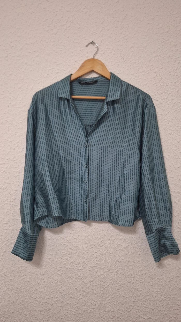 💙 Chemise satinée Zara – bleu à motifs – taille S