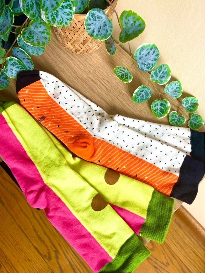 sublime Lot 2 paires chaussettes neuves colorees fantaisie mi hautes - photo numéro 2