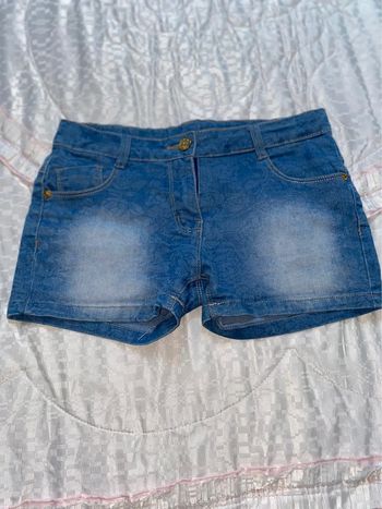 Short fille