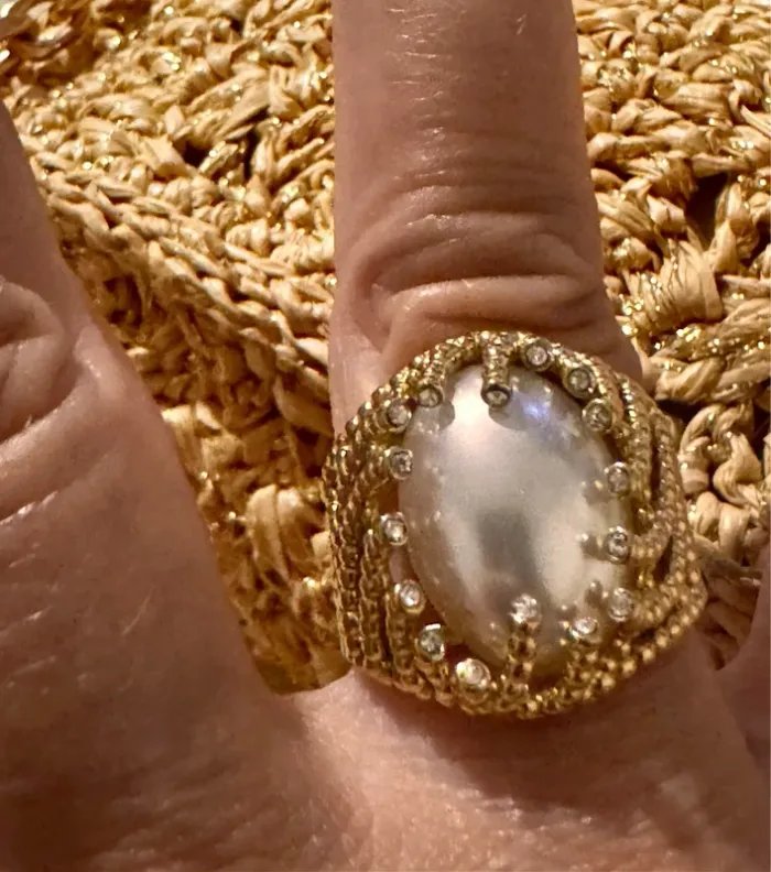 Bague réglable acier inoxydable or travaille pierre nacrée cristaux blancs habaha Paris