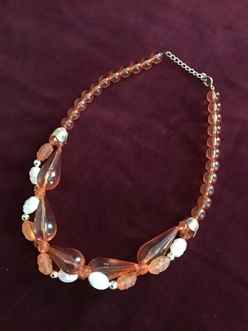 Très joli collier court vintage. Années 90